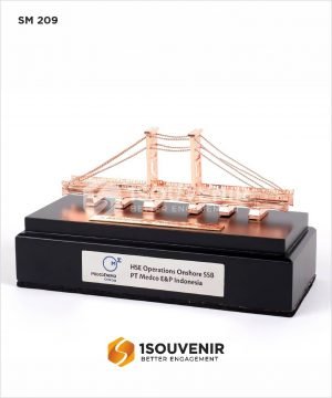 SM209 Souvenir Miniatur Jembatan Ampera