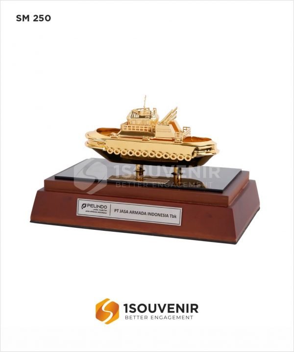 SM250 Souvenir Miniatur Kapal Tugboat Pelindo